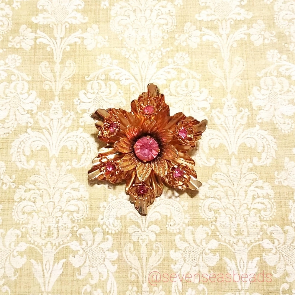 💘Vintage Glam Pink Crystal Brooch